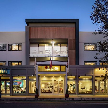 Hilton Garden Inn Davis Downtown エクステリア 写真
