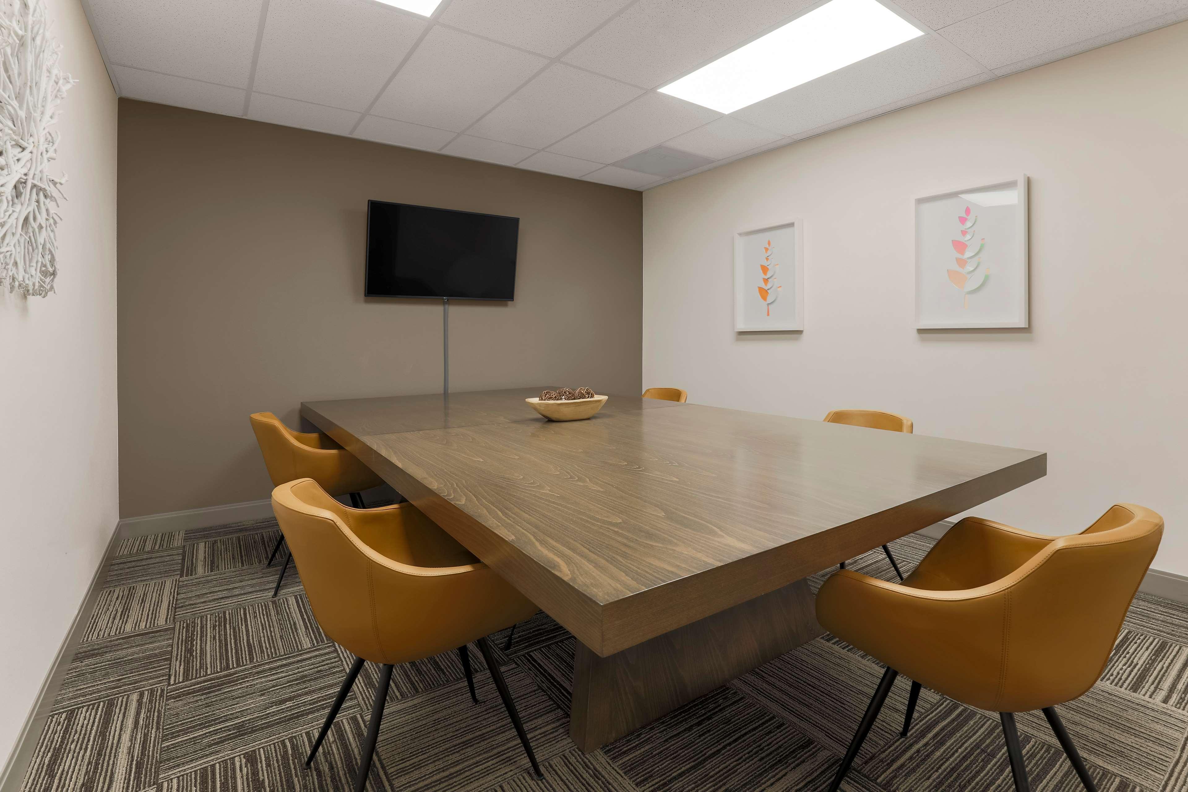 Hilton Garden Inn Davis Downtown エクステリア 写真