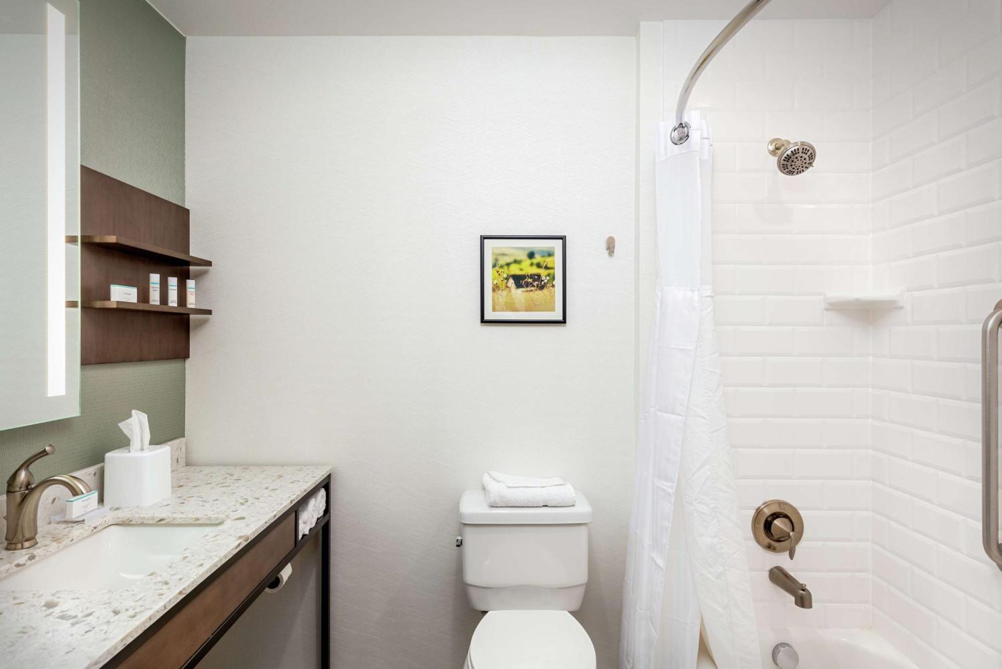 Hilton Garden Inn Davis Downtown エクステリア 写真