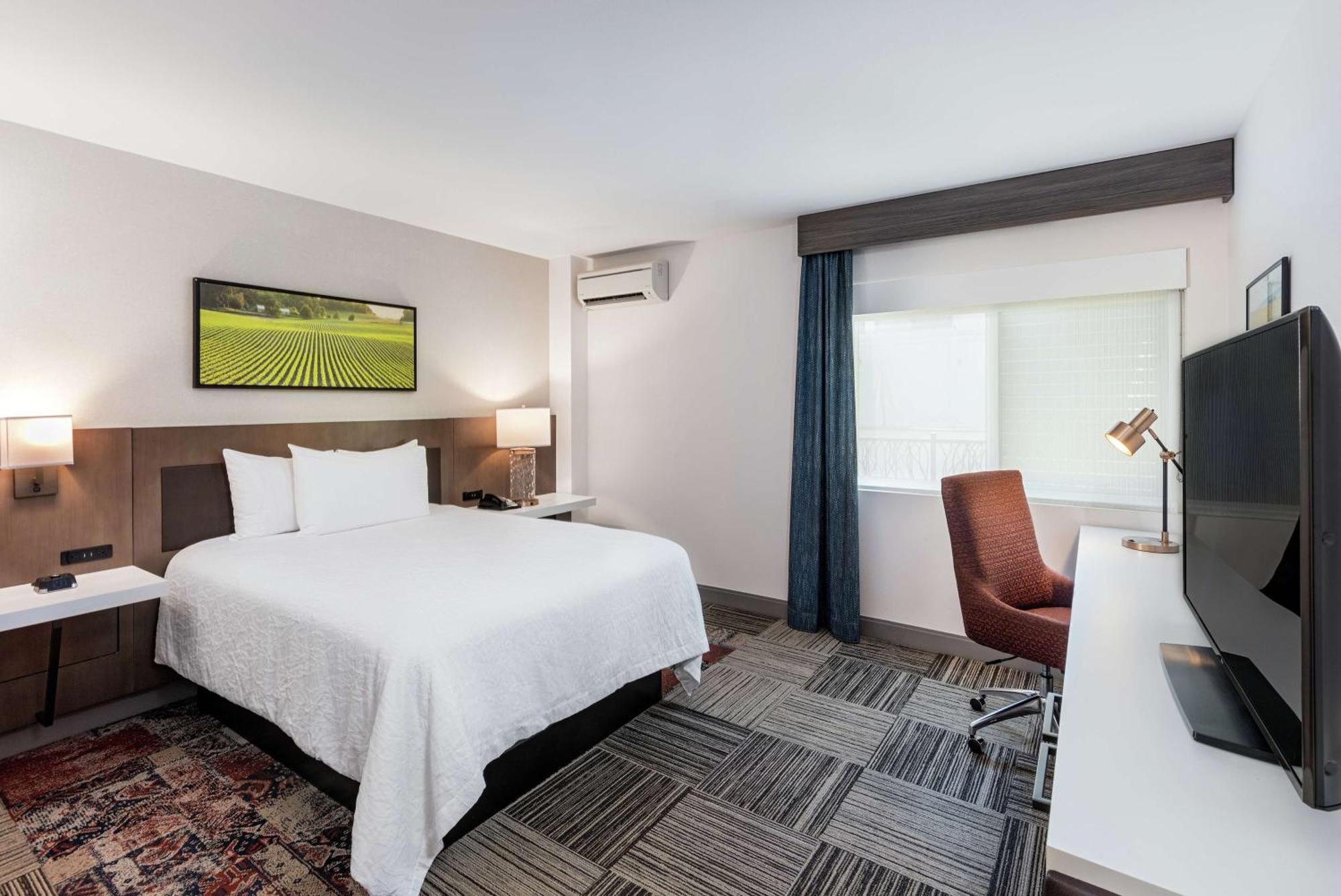 Hilton Garden Inn Davis Downtown エクステリア 写真