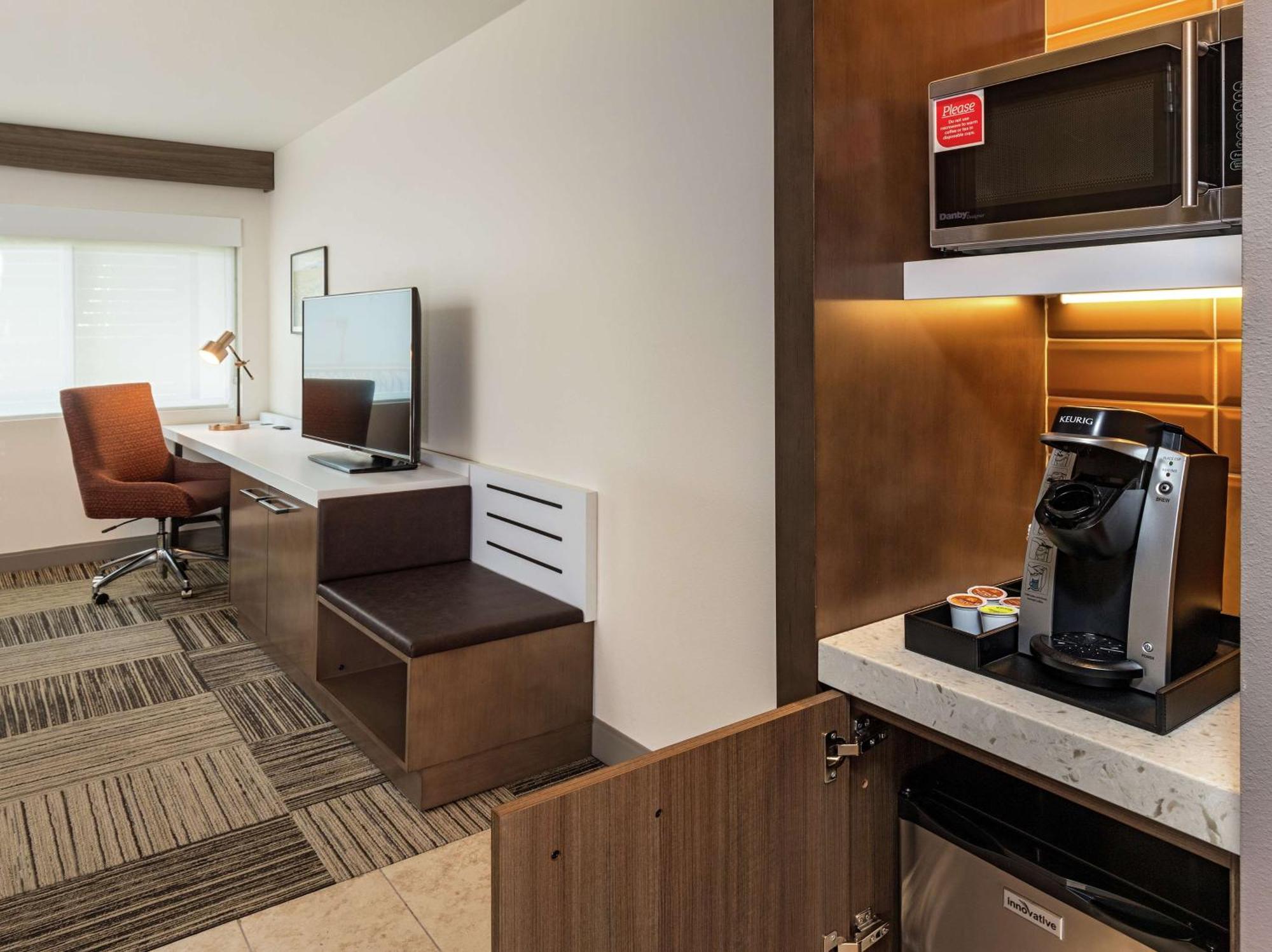 Hilton Garden Inn Davis Downtown エクステリア 写真