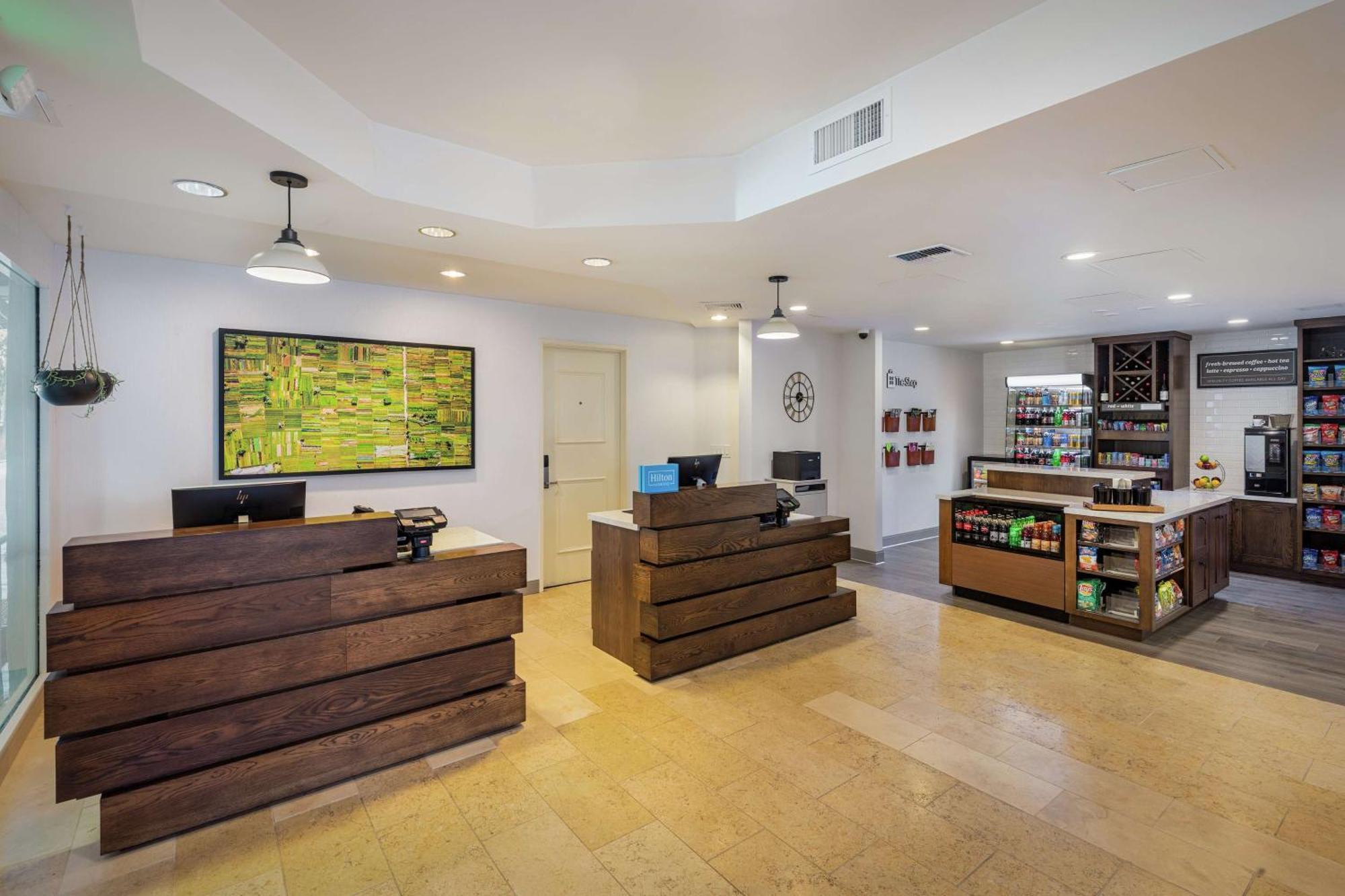 Hilton Garden Inn Davis Downtown エクステリア 写真