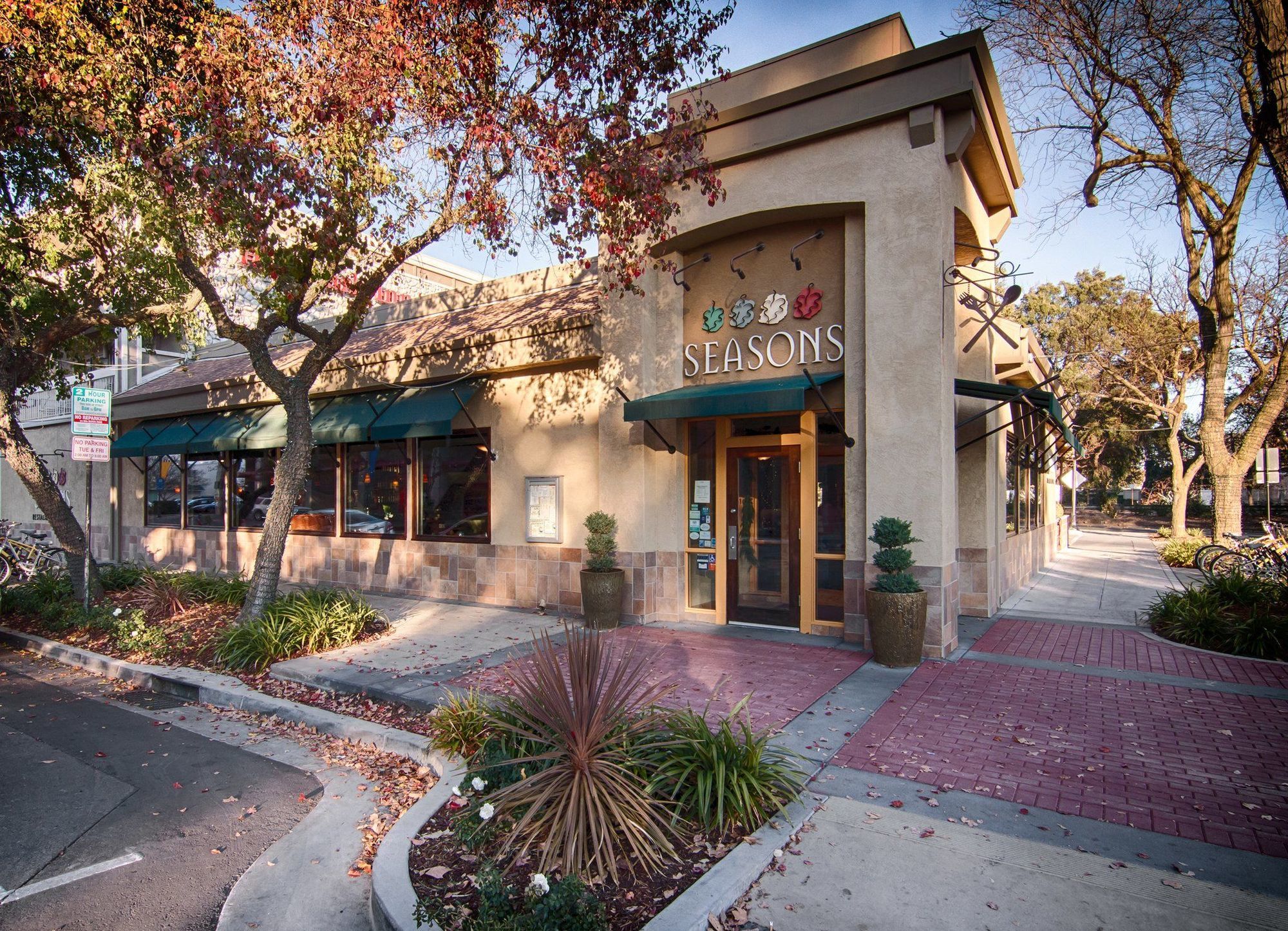 Hilton Garden Inn Davis Downtown レストラン 写真