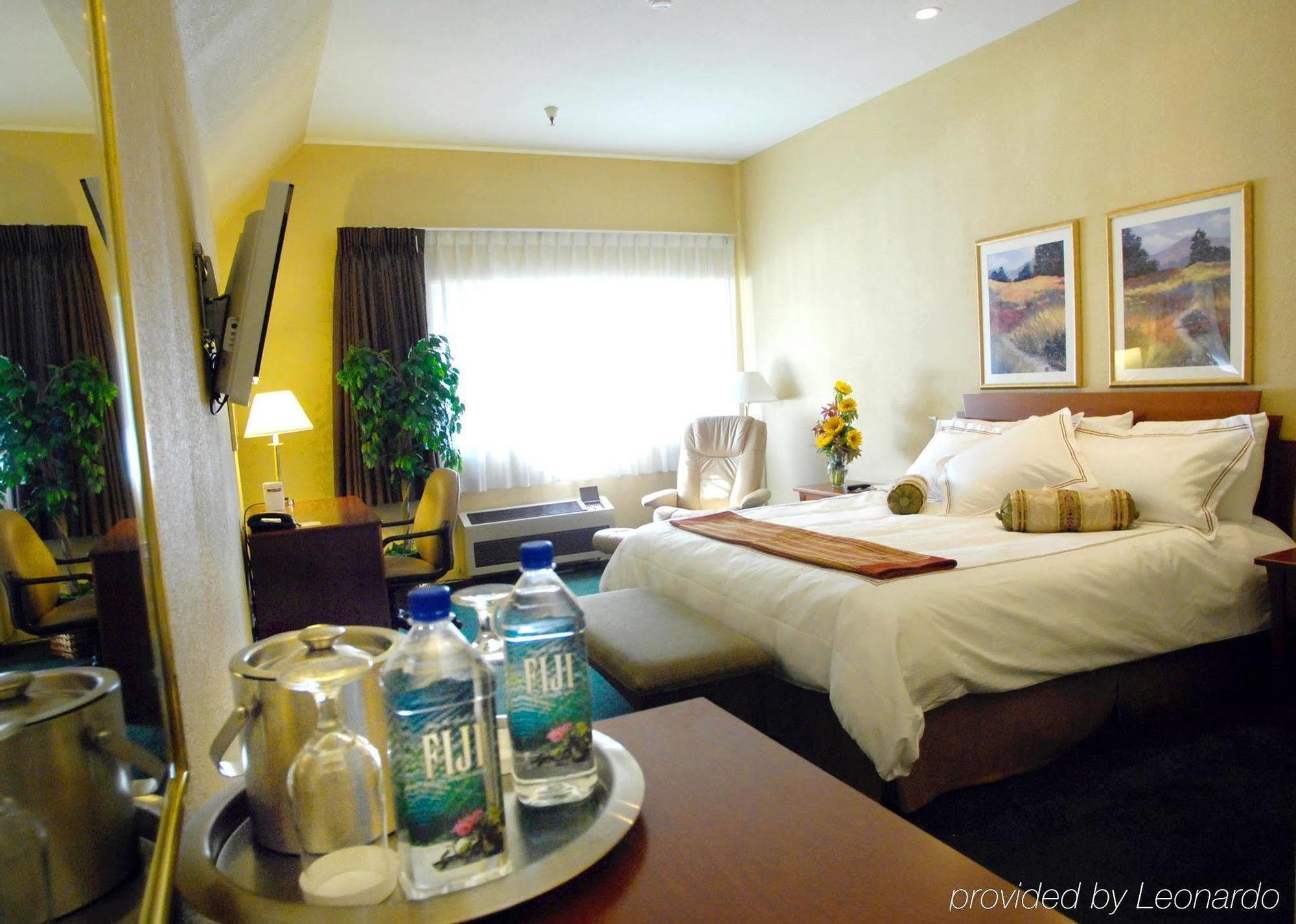 Hilton Garden Inn Davis Downtown 部屋 写真