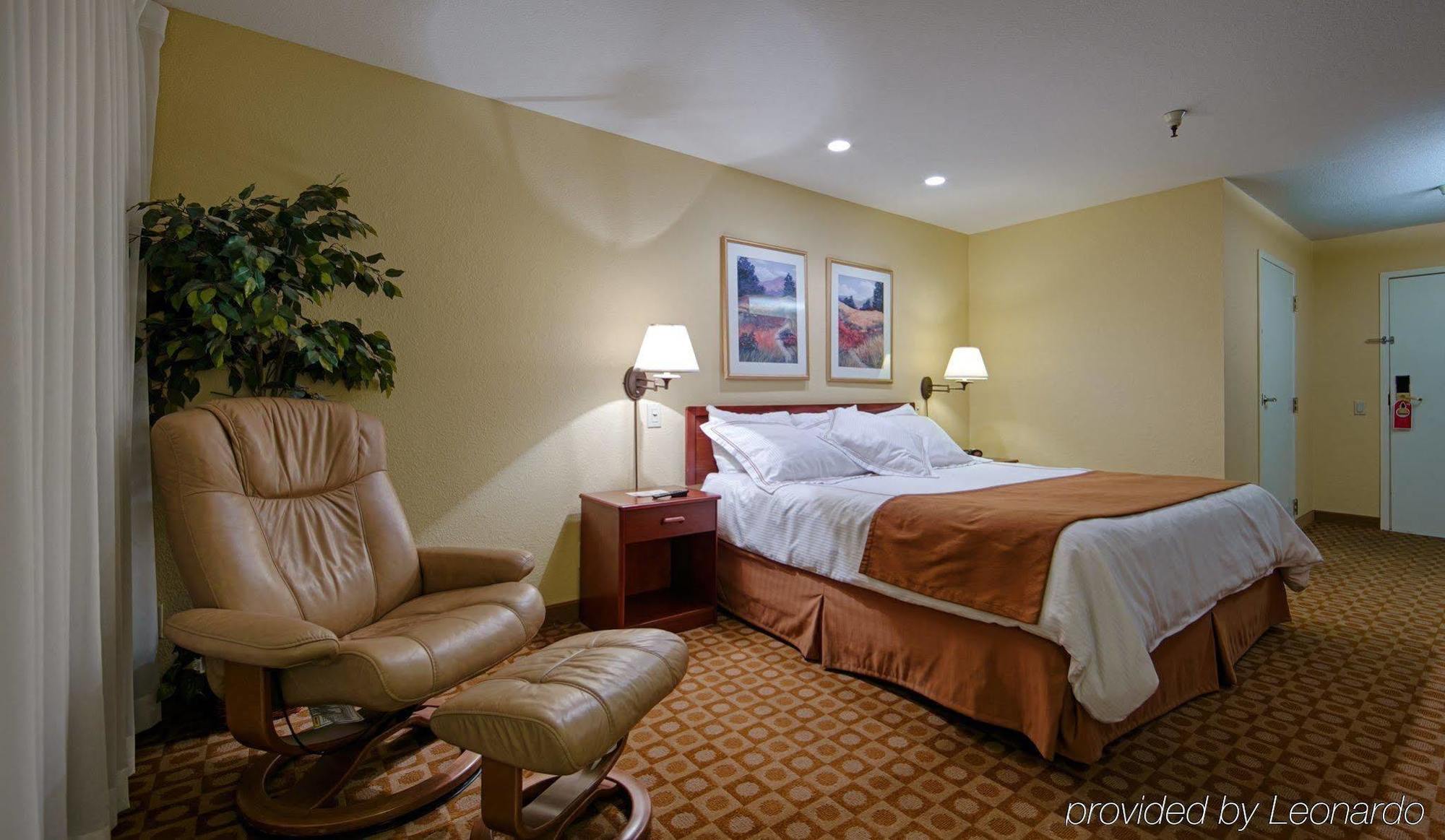 Hilton Garden Inn Davis Downtown エクステリア 写真