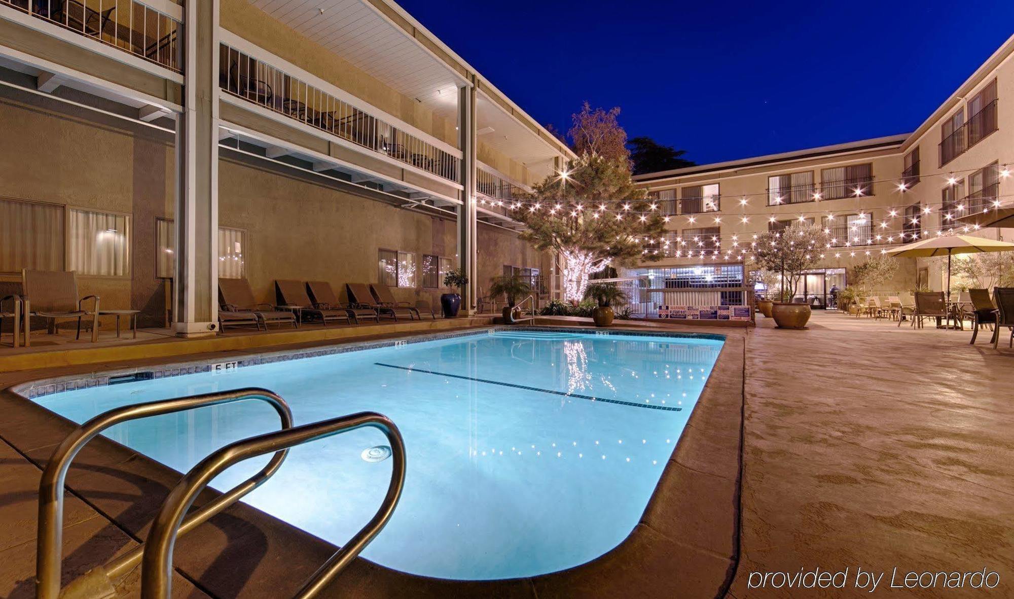 Hilton Garden Inn Davis Downtown エクステリア 写真