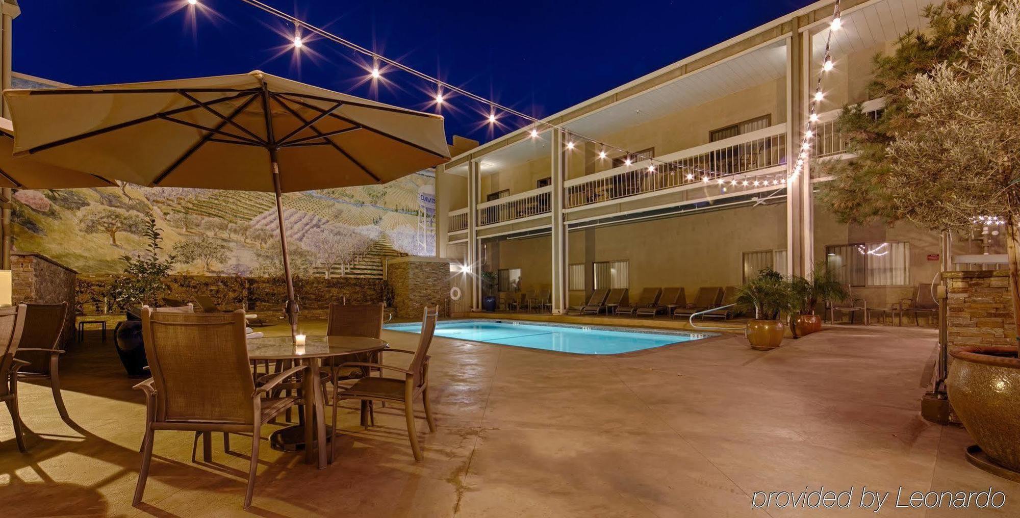 Hilton Garden Inn Davis Downtown エクステリア 写真